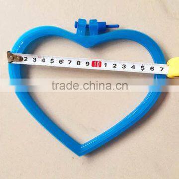 China Colorful Plastic Heart Design Hand Embroidery Cross Stitch Hoops photo-4