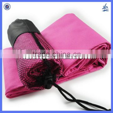 China Supplier Flat Surface Microfiber Suede Sports Towel With Mesh Bag