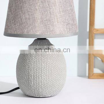 Japan Simple Relief Design Reading Light Customize Fancy Table Lamp Porcelain for Restaurant Office photo-3