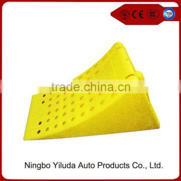 BellRight Plastic wheel chock with iron handle