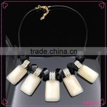 Manufacturers wholesale high-grade fashion female opal necklace short leather chain necklace