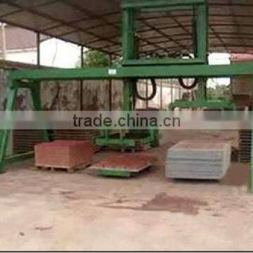 Automatic separated concrete block palletizing machine