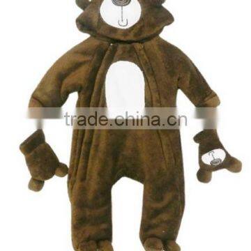 cute baby snowsuit with mittens and a hood/cute baby bear shape clothes