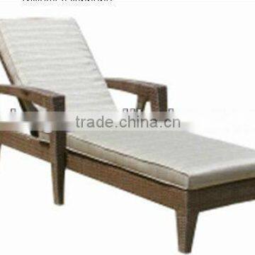 Aluminum Frame Rattan Sun Lounger