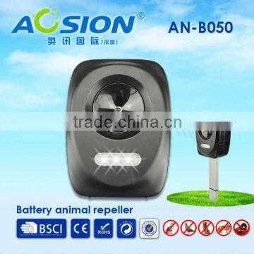 Strong Ultrasonic and Led Flash Animal Repeller Electronic ECO-friendly