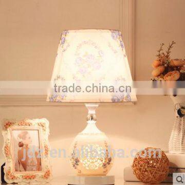 hot selling modern ceramic base and european table lamp with fabric shade table lights