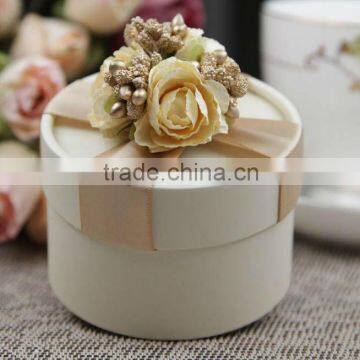 Round shaped wedding favor gift box