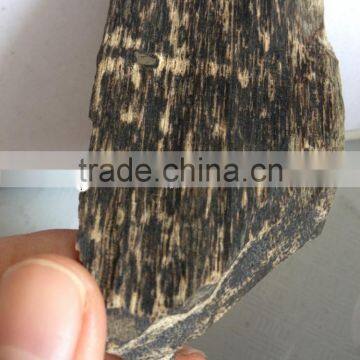 Mils and sweet scent of special Agarwood chunks of Vietnam