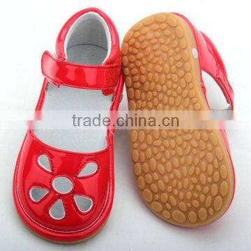 Good Quality Cheap Fashion Squeaky Shoes Kids Sandals China photo-5
