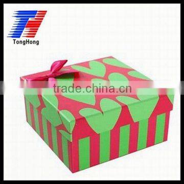 packaging paper box with heart printing