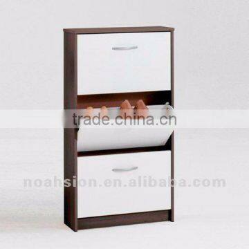 Shoe cabinet with 3 doors