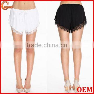 Fashion regular fit run shorts women elegant shorts with lace trim