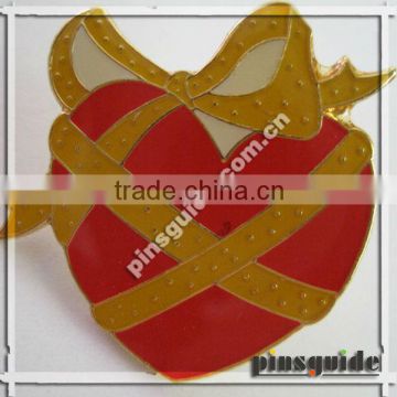 Make Good Quality Heart Shape Offset Printing Metal Pins For Wedding Favor