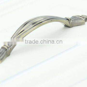 wardrobe door handle in zinc alloy