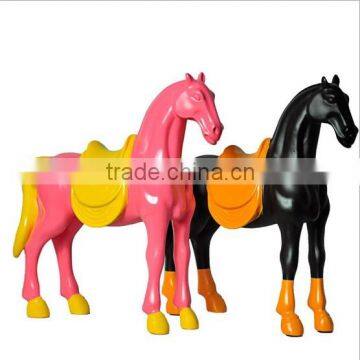 Pink and black modern design resin small horse statue