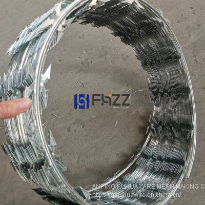 CBT-60 Galvanized Razor Blades Barbed Wire 450MM 33 LOOPS