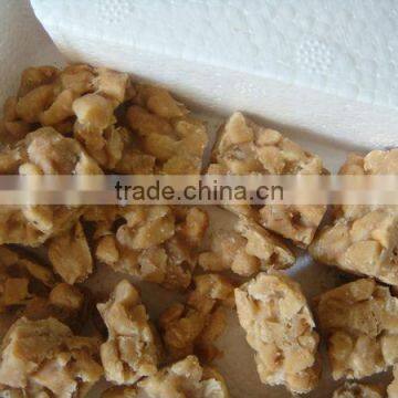 crisp square sweet peanut candy die forming machine