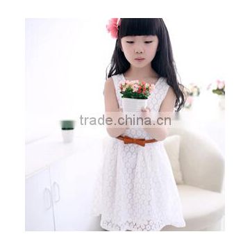 Whilte lace dress for girl, with graceful belt