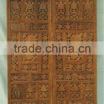 WOODEN SCREEN