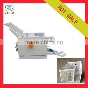 Automatic feeding paper tray folding machine