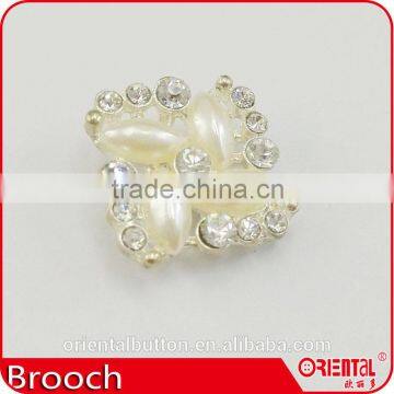 Fancy Designer Metal Brooch With Rhinestone Decoration photo-5