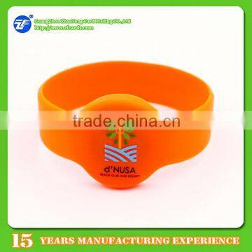 65/74mm Diameter 13.56MHz RFID Bracelet Tag With Logo Printed photo-5