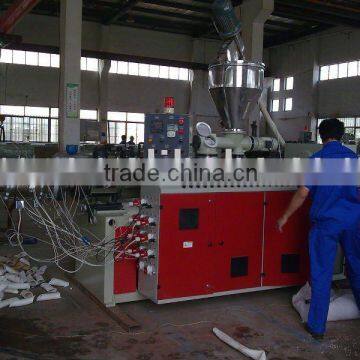 Twin screw extruder