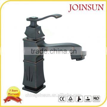 hot selling fashion triangle faucet