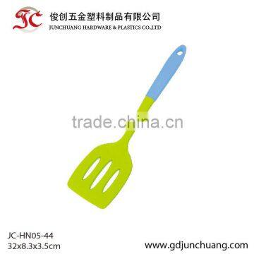 Silicone kitchenware for silicone slotted turner