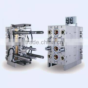 Horizontal injection machine make use of thermoplastic injection molding