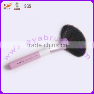 makeup fan brush with goat hair and thick wooden handle