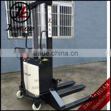 2017 hot sale 1500kg straddle electric forklift Stacker