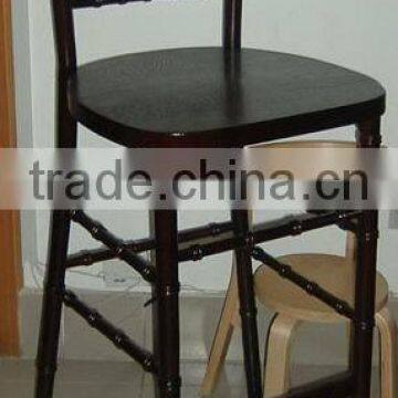 Белые современные барные стулья для свадьбы