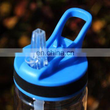 Outdoor Portable Plastic Water Bottle With Straw 700ml photo-2