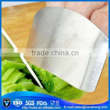 Safe convenient cutting sport finger protector