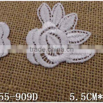 China Factory Cheap 5.5*5cm Sew on DIY Kids Clothes Accessory Nylon Embroidery Flower Patch photo-2