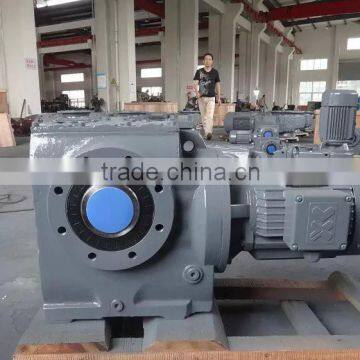 S77 SAF77 Ratio of 9.96 ~ 241.09 gear box motor helical gears hardened tooth surface modular one-piece gear speed reducer