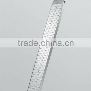 Aluminum loading ramp