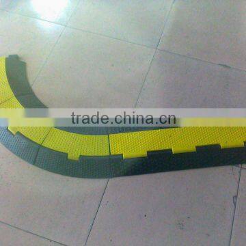 2-channel rubber corner cable protector