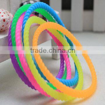 Fashionable and custom-made silicone bracelet