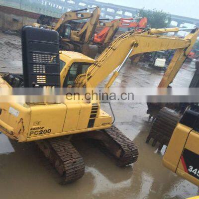 В продаже японский ковшовый экскаватор на гусеничном ходу Komatsu Pc200-6