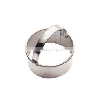 Round cutter with handle