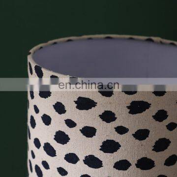 Elegant Nordic Style Luxury Silver Resin Craft Gifts Desk Light Bedroom Bedside Table Lamp photo-3