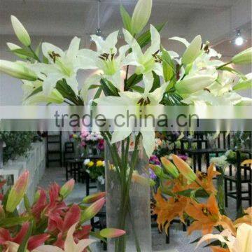 Artificial lilies flowers