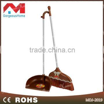 Hand plastic broom with dustpan