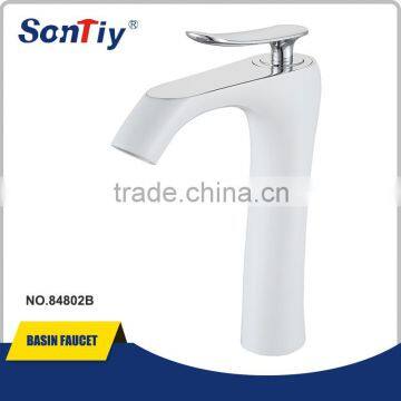 Professional manufacturer of brass body kitchen faucet 84802B