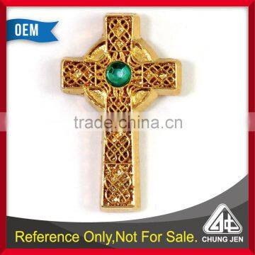 Custom design Souvenir religion cross lapel pin badge