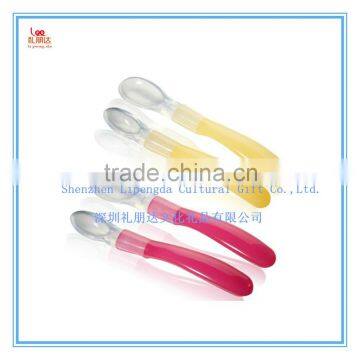 Wholesale Soft Kids & Children heat sensor silicone baby spoon, silicone spoon with heat hot sensor soft head