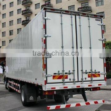 HOWO T5G MAN Engine 280HP Euro4 6X2 Motor Truck / Cargo Van Truck photo-3