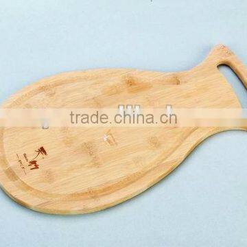 WOODEN/BAMBOO CUTTING BOARD FISH SHAPE